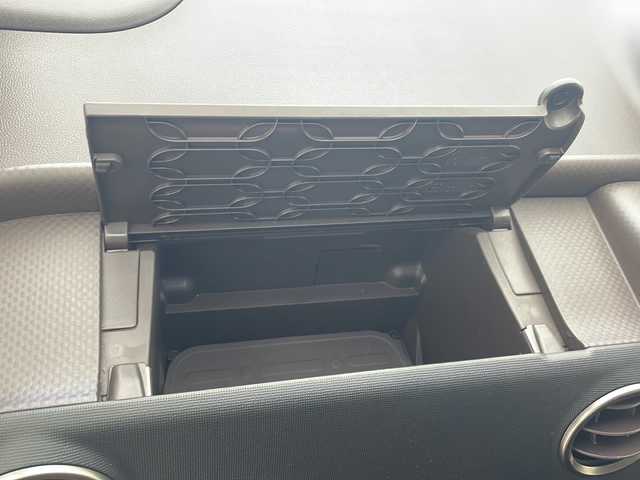 トヨタ スペイド G 沖縄県 2013(平25)年 6.4万km スーパーレッドⅤ 純正ナビ　【NSCP-W62】/　(TV Bluetooth)/モデリスタエアロ　/パワースライドドア　/プッシュスタート　/スマートキー　/スペアキー　/オートライト　/シートヒーター　/パワーウィンドウ　/パワーステアリング　/純正フロアマット/ETC