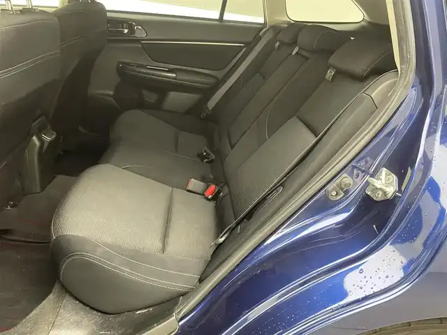 スバル レヴォーグ 1．6GT アイサイト Sスタイル 兵庫県 2015(平27)年 13.3万km ギャラクシーブルーシリカ アルパインディスプレイオーディオ(Bluetooth/USB/applecarplay/androidauto)/バックカメラ/前後ドライブレコーダー/追従型クルーズコントロール/ブラインドスポットモニター/LEDヘッドライト/オートライト/フォグライト/純正18インチアルミホイール/社外フロアマット/パドルシフト/アイドリングストップ/パワーシート