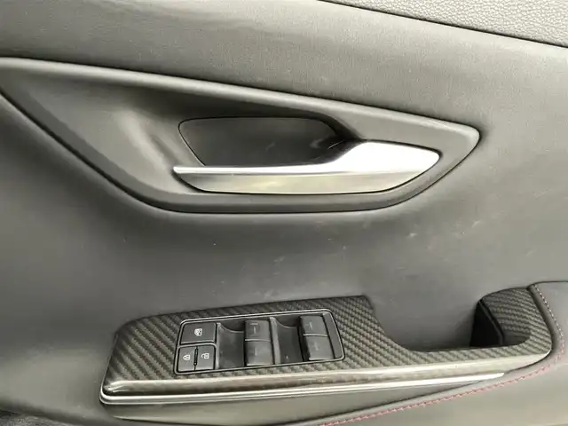 トヨタ クラウン ハイブリッド RS リミテッド 熊本県 2020(令2)年 4.8万km ホワイトパールクリスタルシャイン 禁煙車/純正ナビ（ＣＤ・ＤＶＤ・フルセグ・ＢＴ・ＳＤ・ＵＳＢ）/全周囲カメラ　/ビルトインＥＴＣ　/前席シートヒーター　/ステアリングヒーター/ヘッドアップディスプレイ/前席パワーシート/前後クリアランスソナー　/トヨタセーフティーセンス/レーダークルーズコントロール/ブラインドスポットモニター　/衝突軽減ブレーキ/レーンキープアシスト/横滑り防止/ナノイーX/100V充電/パーキングアシスト/ハーフレザーシート/純正フロアマット/純正１８インチAW/オートライト/オートマチックハイビーム/LEDヘッドライト/スマートキー/プッシュスタート