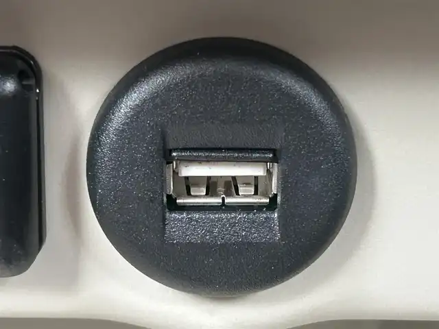 スズキ ラパン ＬＣ X 愛媛県 2022(令4)年 2.4万km フォーンベージュメタリック/アーバンブラウン 2トーン 純正ディスプレイオーディオ/BT/AM・FM/Apple CarPlay・Android Auto/ETC/ステアリングスイッチ/USBポート/D席+N席シートヒーター/アイドリングストップ/レーンキープアシスト/パーキングアシスト/衝突軽減システム/横滑り防止装置/LEDヘッドライト/純正フロアマット/純正アルミホイール