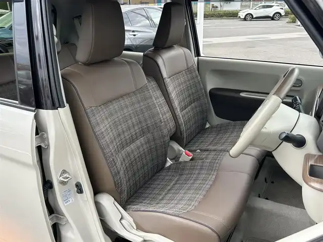 スズキ ラパン ＬＣ X 愛媛県 2022(令4)年 2.4万km フォーンベージュメタリック/アーバンブラウン 2トーン 純正ディスプレイオーディオ/BT/AM・FM/Apple CarPlay・Android Auto/ETC/ステアリングスイッチ/USBポート/D席+N席シートヒーター/アイドリングストップ/レーンキープアシスト/パーキングアシスト/衝突軽減システム/横滑り防止装置/LEDヘッドライト/純正フロアマット/純正アルミホイール