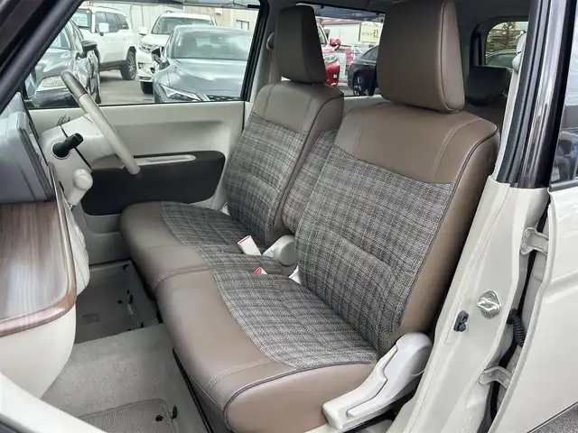 スズキ ラパン ＬＣ X 愛媛県 2022(令4)年 2.4万km フォーンベージュメタリック/アーバンブラウン 2トーン 純正ディスプレイオーディオ/BT/AM・FM/Apple CarPlay・Android Auto/ETC/ステアリングスイッチ/USBポート/D席+N席シートヒーター/アイドリングストップ/レーンキープアシスト/パーキングアシスト/衝突軽減システム/横滑り防止装置/LEDヘッドライト/純正フロアマット/純正アルミホイール