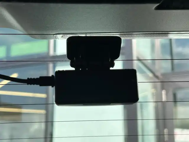 トヨタ ヤリスクロス ハイブリッド Z アドベンチャー 愛媛県 2024(令6)年 0.6万km プラチナホワイトパールマイカ 純正ディスプレイオーディオ（Bluetooth/HDMI)/全周囲カメラ/ETC2.0/茶ハーフレザー/シートヒーター/追従型クルーズコントロール/ブラインドスポットモニター/前後ドライブレコーダー/前後コーナーセンサー/前席ヒートヒーター/ステアリングヒーター/ステアリングリモコン/ドライブ席パワーシート/純正18インチAW/純正フロアマット/衝突被害軽減システム/レーンキープアシスト/横滑り防止装置/盗難防止装置/LEDヘッドライト/オートマチックハイビーム/カーテンエアバック/スペアキー