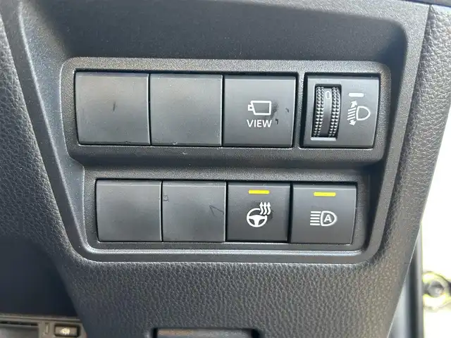 トヨタ ヤリスクロス ハイブリッド Z アドベンチャー 愛媛県 2024(令6)年 0.6万km プラチナホワイトパールマイカ 純正ディスプレイオーディオ（Bluetooth/HDMI)/全周囲カメラ/ETC2.0/茶ハーフレザー/シートヒーター/追従型クルーズコントロール/ブラインドスポットモニター/前後ドライブレコーダー/前後コーナーセンサー/前席ヒートヒーター/ステアリングヒーター/ステアリングリモコン/ドライブ席パワーシート/純正18インチAW/純正フロアマット/衝突被害軽減システム/レーンキープアシスト/横滑り防止装置/盗難防止装置/LEDヘッドライト/オートマチックハイビーム/カーテンエアバック/スペアキー