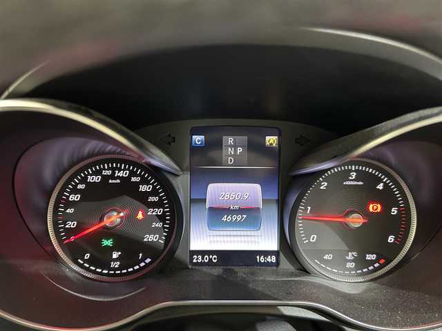 メルセデス・ベンツ ＧＬＣ２２０ d 4マチックスポーツ 愛媛県 2018(平30)年 4.7万km ポーラホワイト 純正メモリナビ/(AM/FM/Bluetooth/フルセグ)/フロント/バック/全周囲カメラ/衝突被害軽減ブレーキ/車線逸脱警報/ブラインドスポットモニター/コーナーセンサー/電動リアゲート/パワーシート/全席シートヒーター/ビルトインETC/ルーフレール/ステアリングスイッチ/トノカバー/オートライト/フォグランプ/純正アルミ19インチ/保証書/取扱説明書
