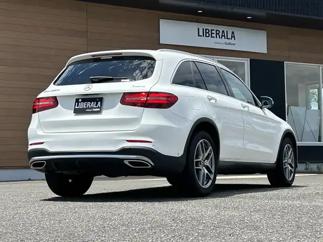 メルセデス・ベンツ ＧＬＣ２２０ d 4マチックスポーツ 宮崎県 2018(平30)年 4.7万km ポーラホワイト 宇純正メモリナビ/・AM/FM/・Bluetooth/・フルセグTV/フロント/バック/全周囲カメラ/衝突被害軽減ブレーキ/車線逸脱警報/ブラインドスポットモニター/コーナーセンサー/電動リアゲート/D/N席パワーシート/全席シートヒーター/ビルトインETC/ルーフレール/ステアリングスイッチ/トノカバー/オートライト/フォグランプ/純正19インチアルミホイール
