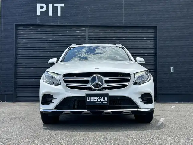 メルセデス・ベンツ ＧＬＣ２２０ d 4マチックスポーツ 宮崎県 2018(平30)年 4.7万km ポーラホワイト 宇純正メモリナビ/・AM/FM/・Bluetooth/・フルセグTV/フロント/バック/全周囲カメラ/衝突被害軽減ブレーキ/車線逸脱警報/ブラインドスポットモニター/コーナーセンサー/電動リアゲート/D/N席パワーシート/全席シートヒーター/ビルトインETC/ルーフレール/ステアリングスイッチ/トノカバー/オートライト/フォグランプ/純正19インチアルミホイール