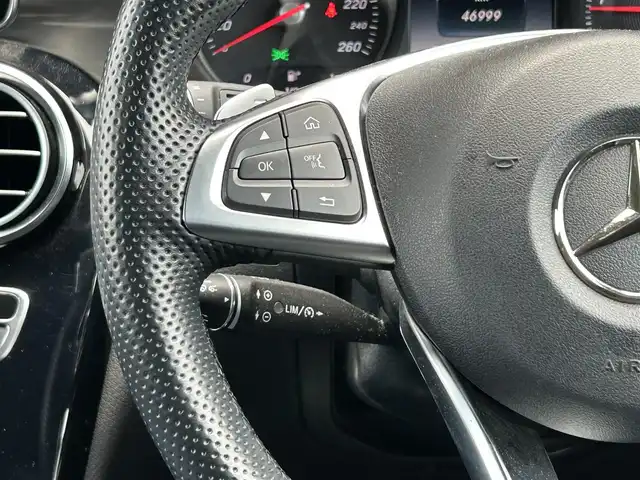 メルセデス・ベンツ ＧＬＣ２２０ d 4マチックスポーツ 宮崎県 2018(平30)年 4.7万km ポーラホワイト 宇純正メモリナビ/・AM/FM/・Bluetooth/・フルセグTV/フロント/バック/全周囲カメラ/衝突被害軽減ブレーキ/車線逸脱警報/ブラインドスポットモニター/コーナーセンサー/電動リアゲート/D/N席パワーシート/全席シートヒーター/ビルトインETC/ルーフレール/ステアリングスイッチ/トノカバー/オートライト/フォグランプ/純正19インチアルミホイール