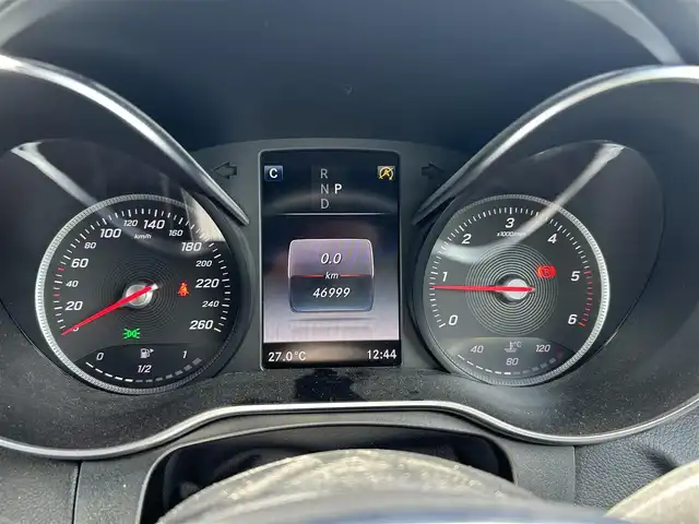 メルセデス・ベンツ ＧＬＣ２２０ d 4マチックスポーツ 宮崎県 2018(平30)年 4.7万km ポーラホワイト 宇純正メモリナビ/・AM/FM/・Bluetooth/・フルセグTV/フロント/バック/全周囲カメラ/衝突被害軽減ブレーキ/車線逸脱警報/ブラインドスポットモニター/コーナーセンサー/電動リアゲート/D/N席パワーシート/全席シートヒーター/ビルトインETC/ルーフレール/ステアリングスイッチ/トノカバー/オートライト/フォグランプ/純正19インチアルミホイール