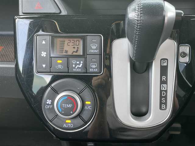 ダイハツ ウェイク G SA 長崎県 2015(平27)年 7.3万km タングステングレーM ワンオーナー/純正8インチナビ/(CD/DVD/BT/フルセグ)/バックカメラ/衝突軽減ブレーキ/コーナーセンサー/両側パワースライドドア/オートライト/シートヒーター/純正15インチAW/USB/HDMI