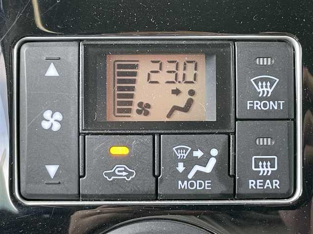 ダイハツ ウェイク G SA 長崎県 2015(平27)年 7.3万km タングステングレーM ワンオーナー/純正8インチナビ/(CD/DVD/BT/フルセグ)/バックカメラ/衝突軽減ブレーキ/コーナーセンサー/両側パワースライドドア/オートライト/シートヒーター/純正15インチAW/USB/HDMI