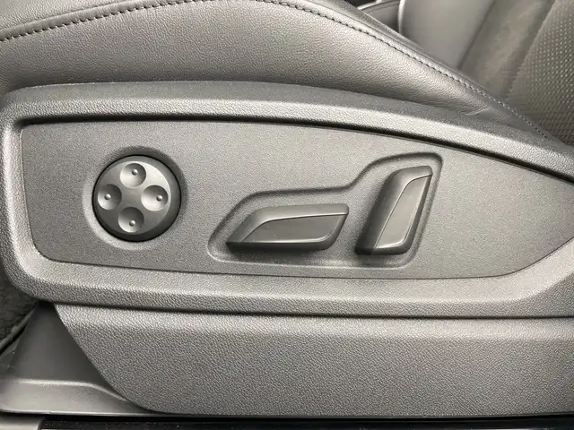 アウディ Ｑ５ 40TDIクワトロ Sライン 愛知県 2020(令2)年 3.9万km デイトナグレーパールエフェクト 純正ナビ/全周囲カメラ/フルセグTV/S-lineパッケージ/・専用ハーフレザーシート/・専用ステアリングホイール/マトリクスLEDヘッドライト/アダプティブハイビームアシスト/パワーシート/シートヒーター/アダプティブクルーズコントロール/レーンキープアシスト/電子パーキングブレーキ/オートホールド