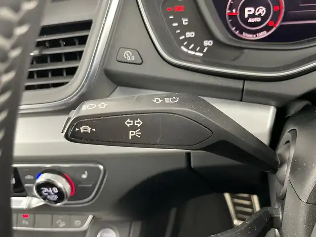 アウディ Ｑ５ 40TDIクワトロ Sライン 愛知県 2020(令2)年 3.9万km デイトナグレーパールエフェクト 純正ナビ/全周囲カメラ/フルセグTV/S-lineパッケージ/・専用ハーフレザーシート/・専用ステアリングホイール/マトリクスLEDヘッドライト/アダプティブハイビームアシスト/パワーシート/シートヒーター/アダプティブクルーズコントロール/レーンキープアシスト/電子パーキングブレーキ/オートホールド