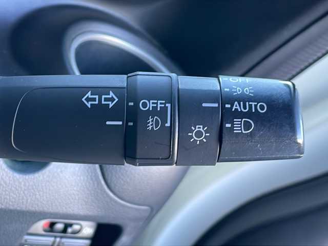 ホンダ Ｎ ＢＯＸ カスタム SSパッケージ 岐阜県 2015(平27)年 4.6万km プレミアムホワイトパール 禁煙車/AM/FM/CD/DVD/USB/BT/社外ナビ/ワンセグTV/両側パワースライドドア/カーテンエアバッグ/バックカメラ/純正フロアマット/純正アルミホイール/ドアバイザー/プッシュスタート/パワーウィンドウ/電動格納ミラー/スマートキー/スペアキー