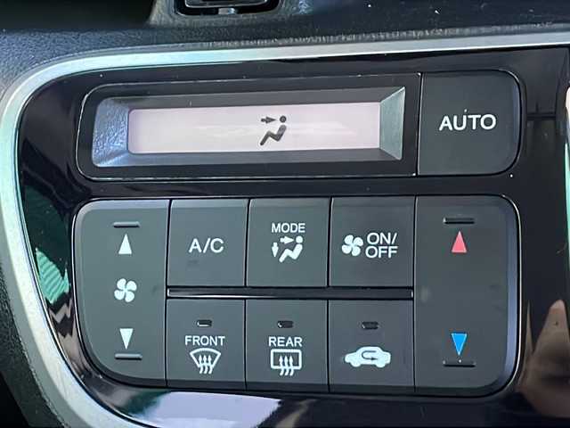 ホンダ Ｎ ＢＯＸ カスタム SSパッケージ 岐阜県 2015(平27)年 4.6万km プレミアムホワイトパール 禁煙車/AM/FM/CD/DVD/USB/BT/社外ナビ/ワンセグTV/両側パワースライドドア/カーテンエアバッグ/バックカメラ/純正フロアマット/純正アルミホイール/ドアバイザー/プッシュスタート/パワーウィンドウ/電動格納ミラー/スマートキー/スペアキー