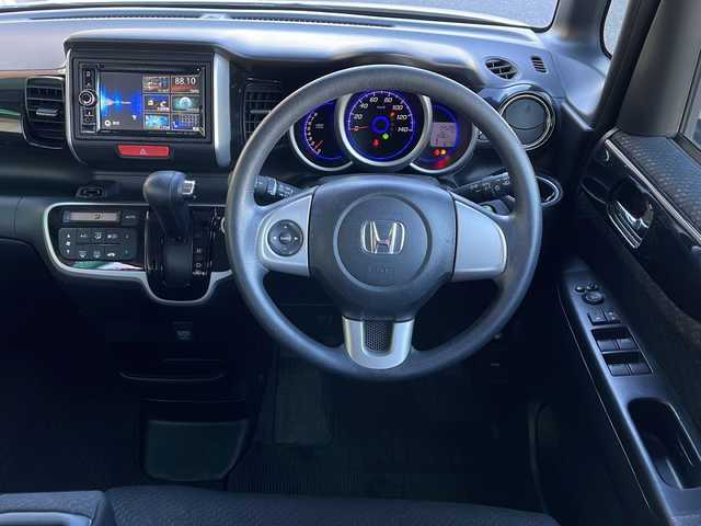 ホンダ Ｎ ＢＯＸ カスタム SSパッケージ 岐阜県 2015(平27)年 4.6万km プレミアムホワイトパール 禁煙車/AM/FM/CD/DVD/USB/BT/社外ナビ/ワンセグTV/両側パワースライドドア/カーテンエアバッグ/バックカメラ/純正フロアマット/純正アルミホイール/ドアバイザー/プッシュスタート/パワーウィンドウ/電動格納ミラー/スマートキー/スペアキー