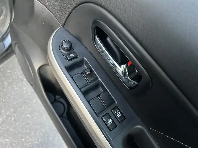 スズキ エスクード ランドブリーズ 道東・釧路十勝 2014(平26)年 8.3万km ブルーイッシュブラックパール3 4WD/寒冷地仕様/サンルーフ/社外ナビ/（CD/DVD/BT/ラジオ）/クルーズコントロール/前後ドライブレコーダー/ETC/シートヒーター/オートライト/マッドガード/フォグランプ/ドアバイザー/スマートキー/オートエアコン/ステアリングスイッチ/社外AW付冬タイヤ積込/保証書/取扱説明書