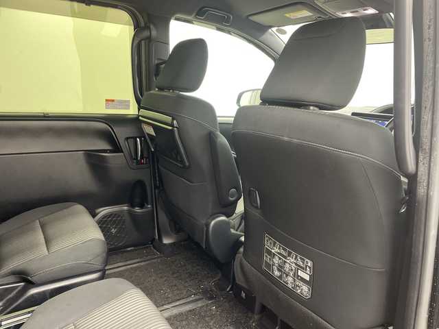 トヨタ ヴォクシー ハイブリッド ZS 煌 兵庫県 2018(平30)年 5.2万km ブラック ・純正9インチナビ(CD/DVD/BT/TV/SD)/・両側パワースライドドア/・純正フリップダウンモニター/・トヨタセーフティセンス/・プリクラッシュセーフティ/・レーンディパーチャーアラート/・クルーズコントロール/・オートマチックハイビーム/・先行車発進告知/・前席シートヒーター/・純正ドライブレコーダー/・ビルトインETC/・純正16インチAW/・プッシュスタート/・スマートキー/・LEDライト　/・LEDフォグランプ/・TRC/・ダブルエアコン