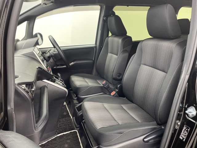 トヨタ ヴォクシー ハイブリッド ZS 煌 兵庫県 2018(平30)年 5.2万km ブラック ・純正9インチナビ(CD/DVD/BT/TV/SD)/・両側パワースライドドア/・純正フリップダウンモニター/・トヨタセーフティセンス/・プリクラッシュセーフティ/・レーンディパーチャーアラート/・クルーズコントロール/・オートマチックハイビーム/・先行車発進告知/・前席シートヒーター/・純正ドライブレコーダー/・ビルトインETC/・純正16インチAW/・プッシュスタート/・スマートキー/・LEDライト　/・LEDフォグランプ/・TRC/・ダブルエアコン