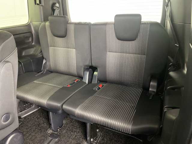 トヨタ ヴォクシー ハイブリッド ZS 煌 兵庫県 2018(平30)年 5.2万km ブラック ・純正9インチナビ(CD/DVD/BT/TV/SD)/・両側パワースライドドア/・純正フリップダウンモニター/・トヨタセーフティセンス/・プリクラッシュセーフティ/・レーンディパーチャーアラート/・クルーズコントロール/・オートマチックハイビーム/・先行車発進告知/・前席シートヒーター/・純正ドライブレコーダー/・ビルトインETC/・純正16インチAW/・プッシュスタート/・スマートキー/・LEDライト　/・LEDフォグランプ/・TRC/・ダブルエアコン