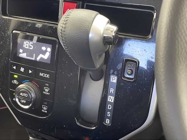 トヨタ タンク カスタムG 千葉県 2018(平30)年 3.5万km ブラックマイカメタリック 社外ナビ/Bluetooth CD DVD フルセグ SD/バックカメラ/フロアマット/両側パワースライドドア/純正アルミホイール/ＬＥＤヘッドライト/クルーズコントロール/スマートキー/プッシュスタート/ウィンカーミラー/ステアリングスイッチ/フォグランプ/オートライト