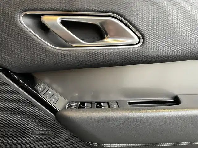 ランドローバー レンジローバーヴェラール S 180PS 愛知県 2019(令1)年 3.5万km 白Ⅱ 純正ナビ /フルセグTV /Apple Car Play/360度カメラ /ACC /レーンキープ /ブラインドスポット/黒革シート /シートヒーター /ステアリングヒーター /MERIDIANサウンド /パワーバックドア /純正19インチアルミホイール/LEDヘッドライト/オートライト/保証書/取扱説明書/スマートキー/ユーロン・ホワイトメタリック