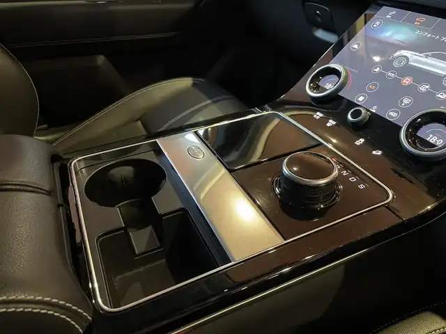 ランドローバー レンジローバーヴェラール S 180PS 愛知県 2019(令1)年 3.5万km 白Ⅱ 純正ナビ /フルセグTV /Apple Car Play/360度カメラ /ACC /レーンキープ /ブラインドスポット/黒革シート /シートヒーター /ステアリングヒーター /MERIDIANサウンド /パワーバックドア /純正19インチアルミホイール/LEDヘッドライト/オートライト/保証書/取扱説明書/スマートキー/ユーロン・ホワイトメタリック