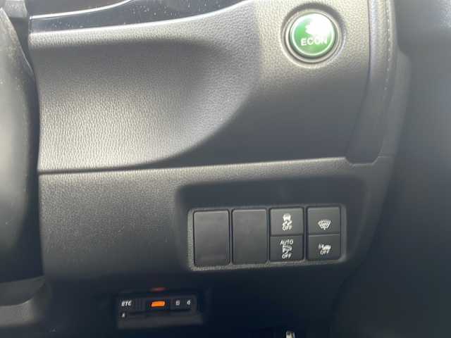 ホンダ シャトル ハイブリッド X 道央・札幌 2017(平29)年 9.1万km ミッドナイトブルービームM (株)IDOMが運営する【じしゃロン札幌店】の自社ローン専用車両になりますこちらは現金またはオートローンご利用価格です。自社ローンご希望の方は別途その旨お申し付けください。/・クルーズコントロール/・プッシュスタート/・スマートキー/・4WD/・純正フロアマット/・純正15インチホイール/・LEDオートライト/・サイド＋カーテンエアバッグ/・ハイブリッド/・オーディオプレイヤー/・ETC