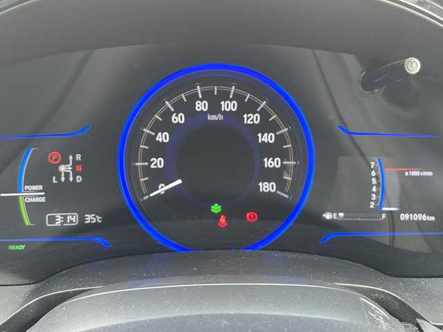 ホンダ シャトル ハイブリッド X 道央・札幌 2017(平29)年 9.1万km ミッドナイトブルービームM (株)IDOMが運営する【じしゃロン札幌店】の自社ローン専用車両になりますこちらは現金またはオートローンご利用価格です。自社ローンご希望の方は別途その旨お申し付けください。/・クルーズコントロール/・プッシュスタート/・スマートキー/・4WD/・純正フロアマット/・純正15インチホイール/・LEDオートライト/・サイド＋カーテンエアバッグ/・ハイブリッド/・オーディオプレイヤー/・ETC