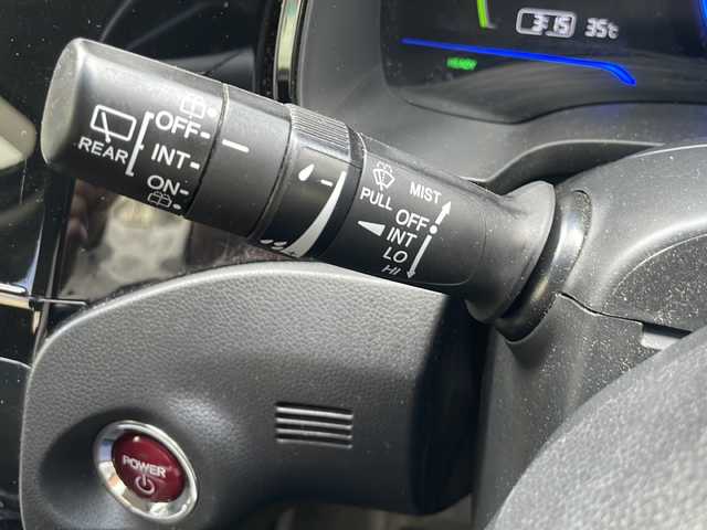 ホンダ シャトル ハイブリッド X 道央・札幌 2017(平29)年 9.1万km ミッドナイトブルービームM (株)IDOMが運営する【じしゃロン札幌店】の自社ローン専用車両になりますこちらは現金またはオートローンご利用価格です。自社ローンご希望の方は別途その旨お申し付けください。/・クルーズコントロール/・プッシュスタート/・スマートキー/・4WD/・純正フロアマット/・純正15インチホイール/・LEDオートライト/・サイド＋カーテンエアバッグ/・ハイブリッド/・オーディオプレイヤー/・ETC