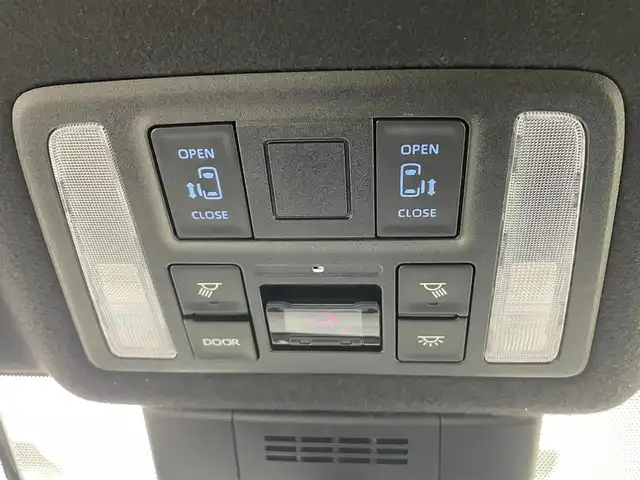 トヨタ ヴォクシー ハイブリッド S－Z 埼玉県 2022(令4)年 2万km ホワイトパールクリスタルシャイン 純正１０．５型ＤＡ　ナビ　フルセグＴＶ　1４型後席モニター　両側電動　アドバンスドパーク　ＥＴＣ２．０　トヨタセーフティセンス　ハーフレザー　温シート　前後ドライブレコーダー　ＬＥＤヘッドライト　禁煙車