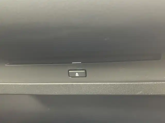 トヨタ ヴォクシー ハイブリッド S－Z 埼玉県 2022(令4)年 2万km ホワイトパールクリスタルシャイン 純正１０．５型ＤＡ　ナビ　フルセグＴＶ　1４型後席モニター　両側電動　アドバンスドパーク　ＥＴＣ２．０　トヨタセーフティセンス　ハーフレザー　温シート　前後ドライブレコーダー　ＬＥＤヘッドライト　禁煙車