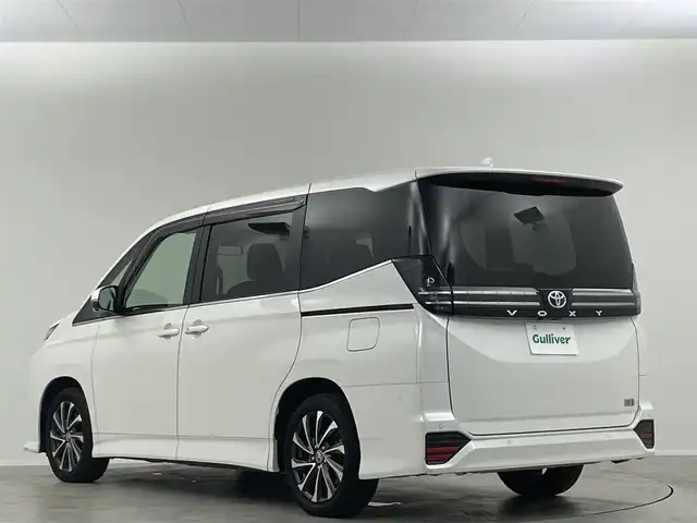 トヨタ ヴォクシー ハイブリッド S－Z 埼玉県 2022(令4)年 2万km ホワイトパールクリスタルシャイン 純正１０．５型ＤＡ　ナビ　フルセグＴＶ　1４型後席モニター　両側電動　アドバンスドパーク　ＥＴＣ２．０　トヨタセーフティセンス　ハーフレザー　温シート　前後ドライブレコーダー　ＬＥＤヘッドライト　禁煙車