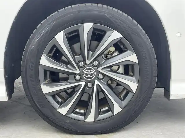 トヨタ ヴォクシー ハイブリッド S－Z 埼玉県 2022(令4)年 2万km ホワイトパールクリスタルシャイン 純正１０．５型ＤＡ　ナビ　フルセグＴＶ　1４型後席モニター　両側電動　アドバンスドパーク　ＥＴＣ２．０　トヨタセーフティセンス　ハーフレザー　温シート　前後ドライブレコーダー　ＬＥＤヘッドライト　禁煙車