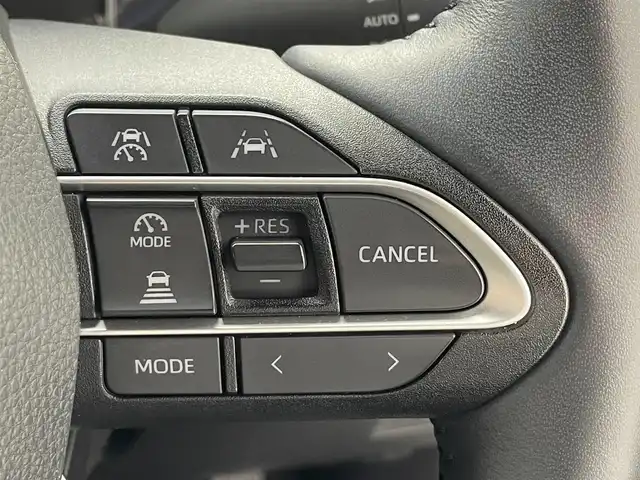 トヨタ ヴォクシー ハイブリッド S－Z 埼玉県 2022(令4)年 2万km ホワイトパールクリスタルシャイン 純正１０．５型ＤＡ　ナビ　フルセグＴＶ　1４型後席モニター　両側電動　アドバンスドパーク　ＥＴＣ２．０　トヨタセーフティセンス　ハーフレザー　温シート　前後ドライブレコーダー　ＬＥＤヘッドライト　禁煙車