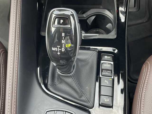 ＢＭＷ Ｘ１ xDrive 18d xライン 三重県 2021(令3)年 5.2万km サファイアブラックP ハイラインパッケージ/・パーフォレーション革シート/・D/N席シートヒーター/・木目調インパネ加飾/コンフォートパッケージ/・リアシートスライディング/・ワイヤレスチャージング/パークディスタンスコントロール/・パーキングアシスト/・アクティブクルーズコントロール/ドライビングアシスト/・レーンディパーチャーウォーニング/・前車接近警告機能/・衝突回避/被害軽減ブレーキ/1オーナー/4WD/ターボ/純正HDDナビゲーション/【MSV/Bluetooth/USB】/バックカメラ/ETC/前後ドライブレコーダー/パワーバックドア/D/N席パワーシート/D/N席シートヒーター/オートライト/LEDヘッドランプ/225/50R18インチ純正AW/プッシュスタート/スマートキー/スペアキー/純正フロアマット