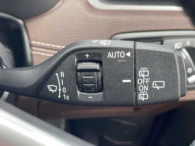 ＢＭＷ Ｘ１ xDrive 18d xライン 三重県 2021(令3)年 5.2万km サファイアブラックP ハイラインパッケージ/・パーフォレーション革シート/・D/N席シートヒーター/・木目調インパネ加飾/コンフォートパッケージ/・リアシートスライディング/・ワイヤレスチャージング/パークディスタンスコントロール/・パーキングアシスト/・アクティブクルーズコントロール/ドライビングアシスト/・レーンディパーチャーウォーニング/・前車接近警告機能/・衝突回避/被害軽減ブレーキ/1オーナー/4WD/ターボ/純正HDDナビゲーション/【MSV/Bluetooth/USB】/バックカメラ/ETC/前後ドライブレコーダー/パワーバックドア/D/N席パワーシート/D/N席シートヒーター/オートライト/LEDヘッドランプ/225/50R18インチ純正AW/プッシュスタート/スマートキー/スペアキー/純正フロアマット