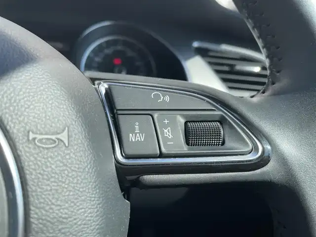 アウディ Ａ５ 2．0 TFSI クワトロ 群馬県 2012(平24)年 7.1万km 赤 純正HDDナビ/AM/FM/CD/DVD/Bluetooth/TV/フルセグTV/ステアリングリモコン/クルーズコントロール/D/N席シートヒーター/D/N席パワーシート/レザーシート/パドルシフト/パーキングアシスト/ふらつき防止システム/バックカメラ/電動格納ドアミラー/ウインカーミラー/ETC/オートライト/フォグランプ/プッシュスタート/純正フロアマット/スタッドレスタイヤ積込(225/50R17)/スマートキー/スペアキー/保証書/取扱説明書