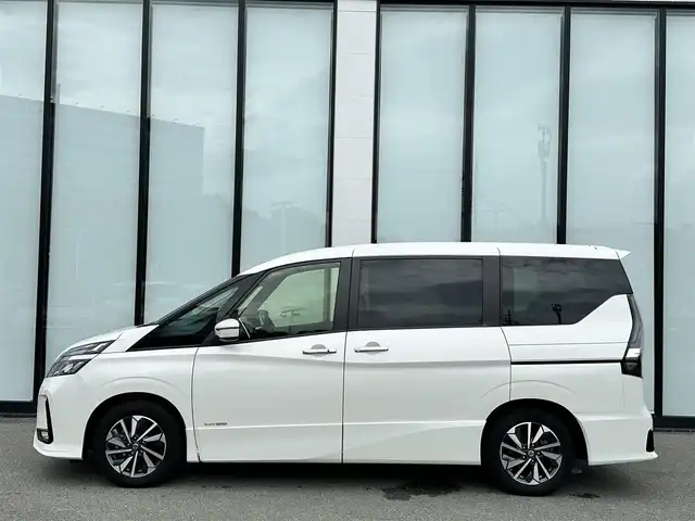 日産 セレナ ハイウェイスター V 大阪府 2020(令2)年 3.2万km ブリリアントホワイトパール 純正１０インチナビ　/   フルセグ TV/CD/DVD/Bluetooth/USB/プロパイロット/バックモニター　/衝突軽減ブレーキ/クリアランスソナー　/ブラインドスポットモニター/両側パワースライドドア　/クルーズコントロール　/アイドリングストップ　/前方ドライブレコーダー/純正16インチアルミホイール　/純正フロアマット　/プッシュスタート/スマートキー/ＥＴＣ　/ＬＥＤ