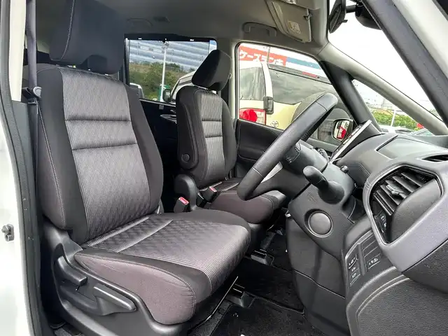 日産 セレナ ハイウェイスター V 大阪府 2020(令2)年 3.2万km ブリリアントホワイトパール 純正１０インチナビ　/   フルセグ TV/CD/DVD/Bluetooth/USB/プロパイロット/バックモニター　/衝突軽減ブレーキ/クリアランスソナー　/ブラインドスポットモニター/両側パワースライドドア　/クルーズコントロール　/アイドリングストップ　/前方ドライブレコーダー/純正16インチアルミホイール　/純正フロアマット　/プッシュスタート/スマートキー/ＥＴＣ　/ＬＥＤ