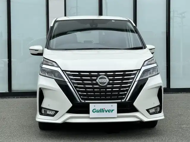 日産 セレナ ハイウェイスター V 大阪府 2020(令2)年 3.2万km ブリリアントホワイトパール 純正１０インチナビ　/   フルセグ TV/CD/DVD/Bluetooth/USB/プロパイロット/バックモニター　/衝突軽減ブレーキ/クリアランスソナー　/ブラインドスポットモニター/両側パワースライドドア　/クルーズコントロール　/アイドリングストップ　/前方ドライブレコーダー/純正16インチアルミホイール　/純正フロアマット　/プッシュスタート/スマートキー/ＥＴＣ　/ＬＥＤ