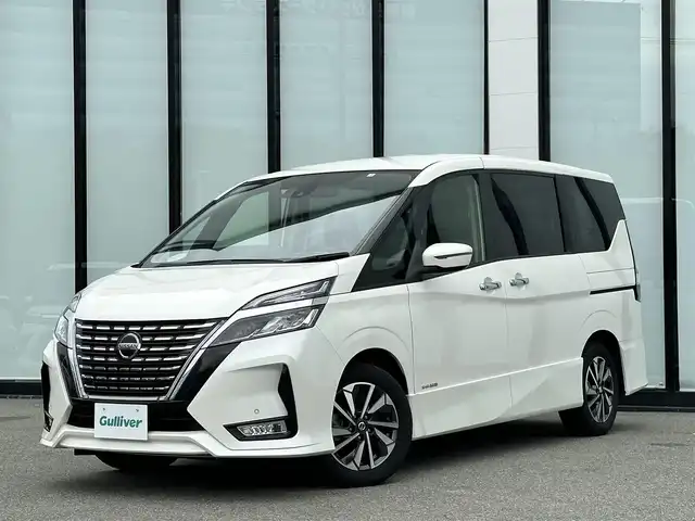 日産 セレナ ハイウェイスター V 大阪府 2020(令2)年 3.2万km ブリリアントホワイトパール 純正１０インチナビ　/   フルセグ TV/CD/DVD/Bluetooth/USB/プロパイロット/バックモニター　/衝突軽減ブレーキ/クリアランスソナー　/ブラインドスポットモニター/両側パワースライドドア　/クルーズコントロール　/アイドリングストップ　/前方ドライブレコーダー/純正16インチアルミホイール　/純正フロアマット　/プッシュスタート/スマートキー/ＥＴＣ　/ＬＥＤ