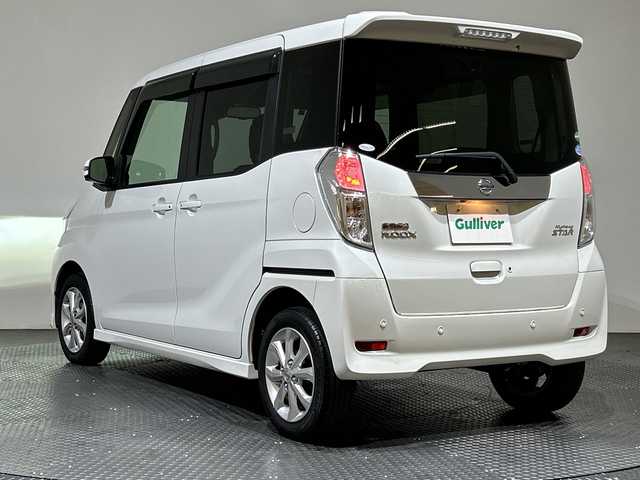 日産 デイズ ルークス ハイウェイスターX 愛媛県 2020(令2)年 2.9万km ホワイトパール 社外ナビ/ワンセグ／Ｂｌｕｅｔｏｏｔｈ／ＣＤ／ＤＶＤ/全方位カメラ/衝突軽減ブレーキ/ＥＴＣ/前後ドライブレコーダー/前後コーナーセンサー/オートマチックハイビーム/片側パワースライドドア