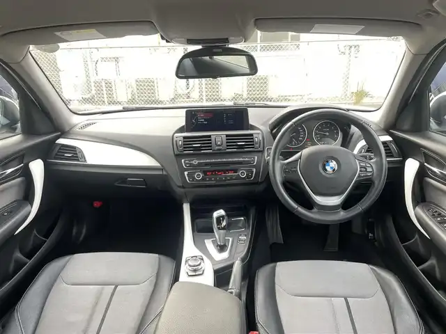 ＢＭＷ １１６ｉ 千葉県 2013(平25)年 11.8万km アルピンホワイトⅢ 純正HDDナビ/DVD/CD/ミュージックサーバー/バックカメラ/ハーフレザーシート/純正16インチアルミホイール/キセノンライト/ステアリングスイッチ/MTモード付きAT/エンジンプッシュスタート/ドアバイザー/スペアキー/保証書/取扱説明書
