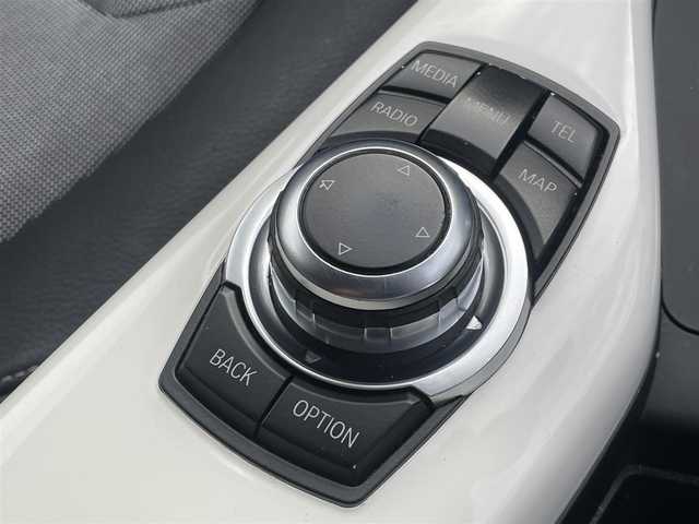 ＢＭＷ １１６ｉ 千葉県 2013(平25)年 11.8万km アルピンホワイトⅢ 純正HDDナビ/DVD/CD/ミュージックサーバー/バックカメラ/ハーフレザーシート/純正16インチアルミホイール/キセノンライト/ステアリングスイッチ/MTモード付きAT/エンジンプッシュスタート/ドアバイザー/スペアキー/保証書/取扱説明書