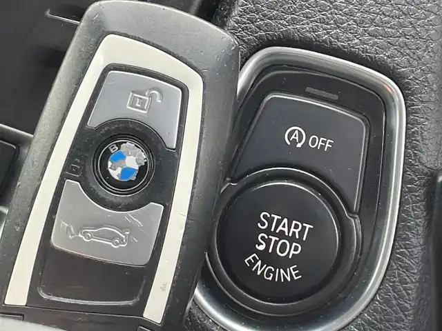 ＢＭＷ １１６ｉ 千葉県 2013(平25)年 11.8万km アルピンホワイトⅢ 純正HDDナビ/DVD/CD/ミュージックサーバー/バックカメラ/ハーフレザーシート/純正16インチアルミホイール/キセノンライト/ステアリングスイッチ/MTモード付きAT/エンジンプッシュスタート/ドアバイザー/スペアキー/保証書/取扱説明書