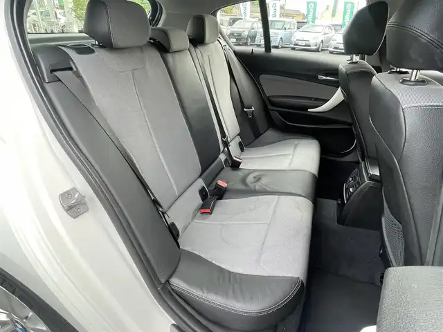 ＢＭＷ １１６ｉ 千葉県 2013(平25)年 11.8万km アルピンホワイトⅢ 純正HDDナビ/DVD/CD/ミュージックサーバー/バックカメラ/ハーフレザーシート/純正16インチアルミホイール/キセノンライト/ステアリングスイッチ/MTモード付きAT/エンジンプッシュスタート/ドアバイザー/スペアキー/保証書/取扱説明書