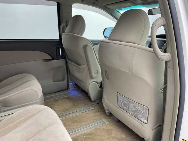 トヨタ エスティマ アエラス Gエディション 兵庫県 2010(平22)年 7.1万km ホワイトパールクリスタルシャイン ・純正ナビ（CD/DVD/TV/SD/AUX)/・両側パワースライドドア/・純正フリップダウンモニター/・コーナーセンサー/・クルーズコントロール/・ビルトインETC/・純正17インチAW/・HIDヘッドライト/・オットマン/・バックカメラ/・オートライト/・フォグランプ/・スマートキー/・プッシュスタート/・スペアキー