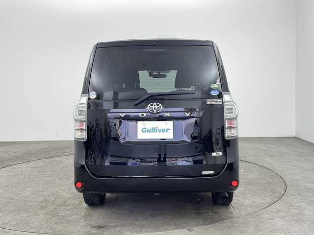 トヨタ ヴォクシー X Lエディション 兵庫県 2012(平24)年 11.6万km ブラック ・社外ナビ（CN-HDS６３０D）/　CD/DVD再生/　ワンセグテレビ/　SD/MD再生/・ビルドインETC/・バックカメラ/・両側パワースライドドア/・三列シート/・前後ドライブレコーダー/・社外フロアマット/・社外15インチアルミホイール/・ABS/・HIDオートライト/・Wエアバック/・ステアリングスイッチ/・アルパインフリップダウンモニター/・リモコンキー