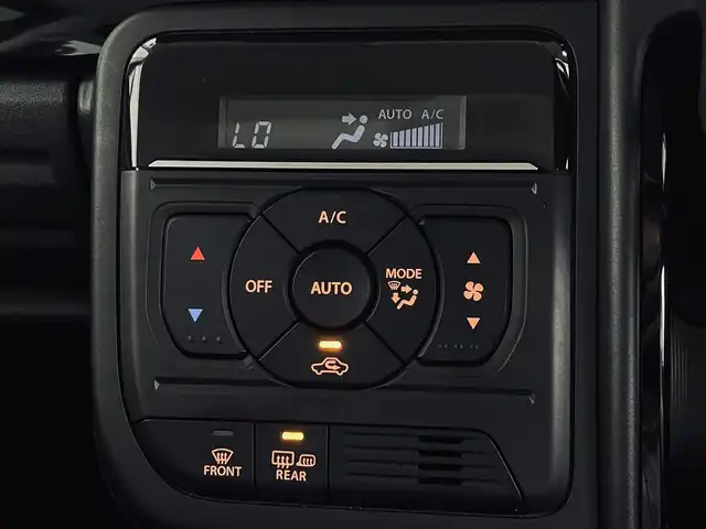スズキ スペーシア カスタム HYBRID XS ターボ 道央・札幌 2024(令6)年 0.8万km ブルーイッシュブラックパール3 ・4WD/・デュアルセンサーブレーキサポートII/・レーダークルーズコントロール/・両側PSドア/・社外メモリーナビ（SKX-S807）/　CD/DVD/SD/USB/Bt/iPod/フルセグ/・LEDヘッドライト/・オートハイビーム/・オートライト/・HUD/・黒ハーフレザーシート/・シートヒーター（D/N）/・ステアリングヒーター/・前後コーナーセンサー/・パドルシフト/・オートブレーキホールド/・ビルトインETC/・ヘッドライトレベライザー/・スマートキー/・プッシュスタート/・純正15inchアルミ/・保証書（有）/・社外マフラー（柿本改 GT box 06＆S）